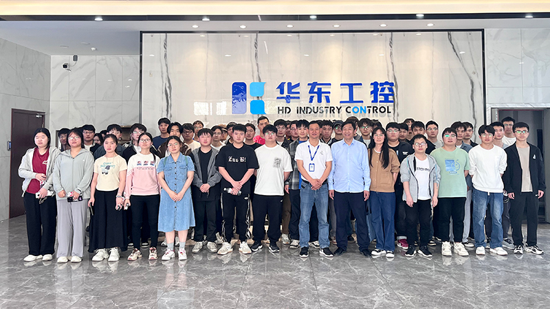 華東工控?zé)岢罋g迎中原工學(xué)院“校企直聯(lián)課堂”學(xué)生實踐<i style='color:red'>交流</i>